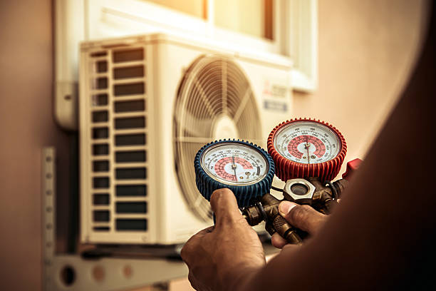 Professional Hvac technician working in Cedar Springs, MI